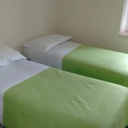 Hostel Centro Di Accoglienza Teresa Manganiello *